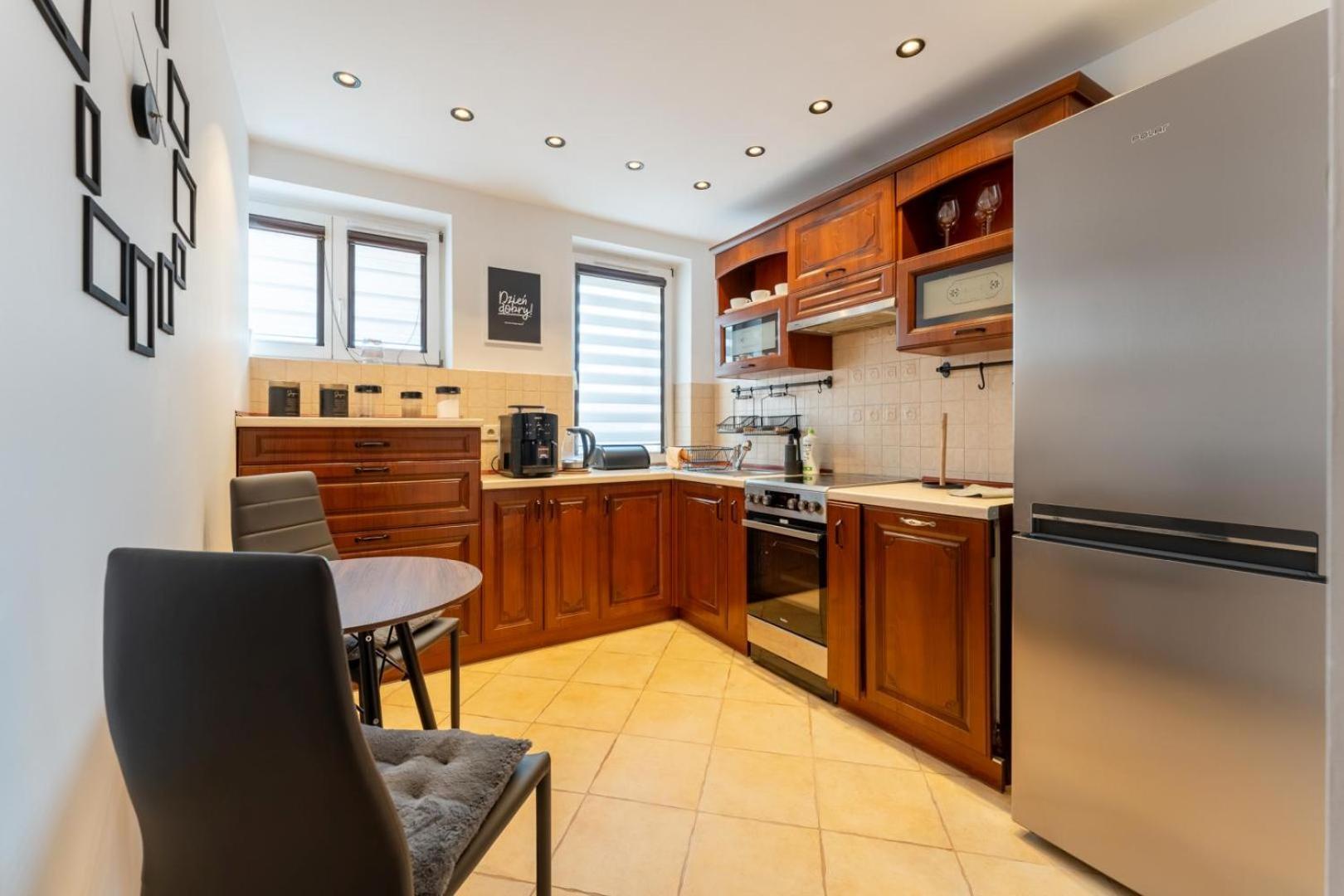 Apartament Ratuszlove - 2 Osobne Sypialnie, Z Widokiem Na Ratusz - By Spaceapart เยเลเนียกูรา ภายนอก รูปภาพ
